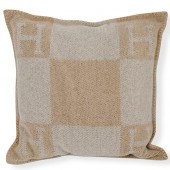 HERMES AVALON III CUSHIONDESCR