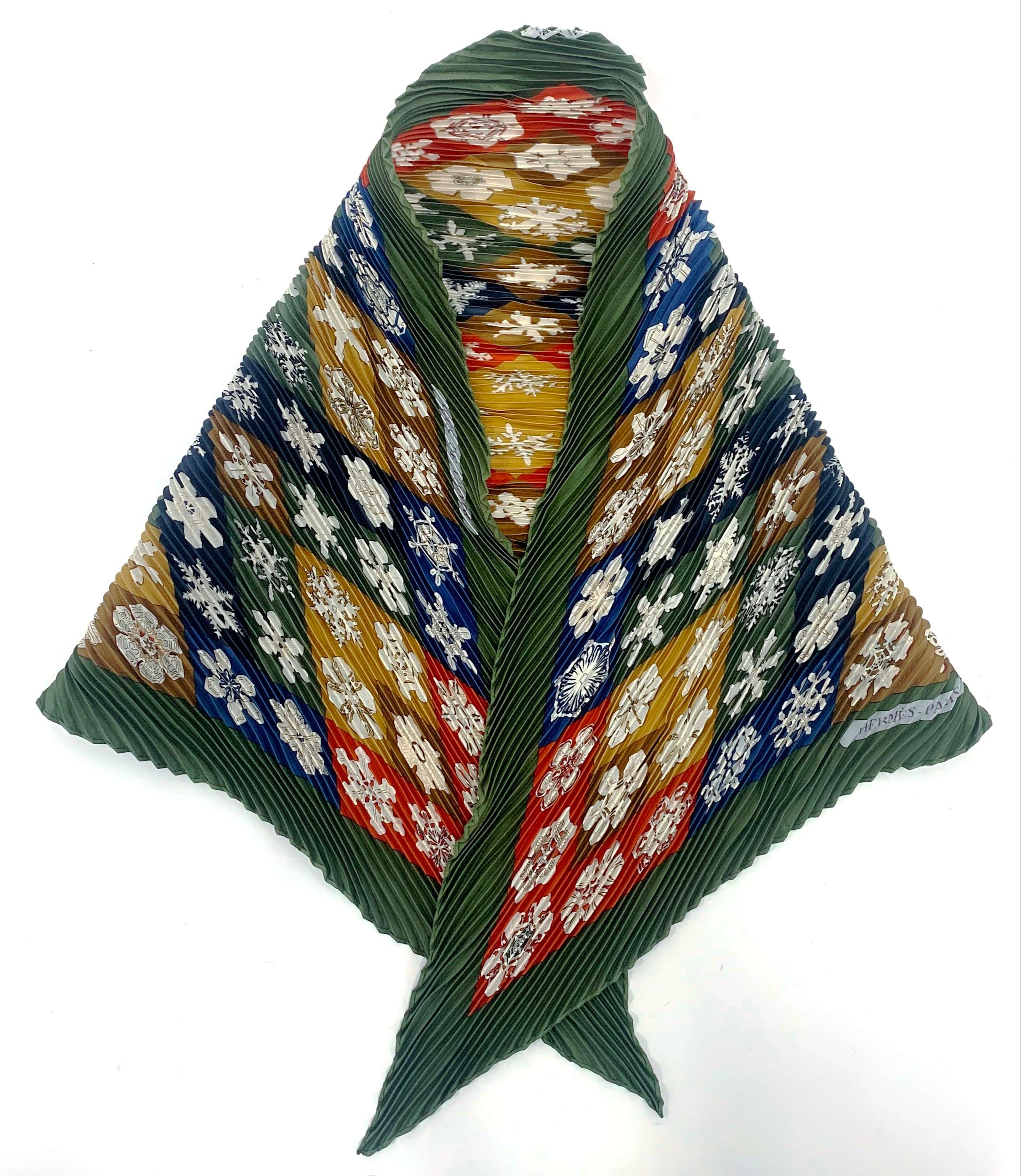 HERMES "FEUX DE L'HIVER" PLISSE