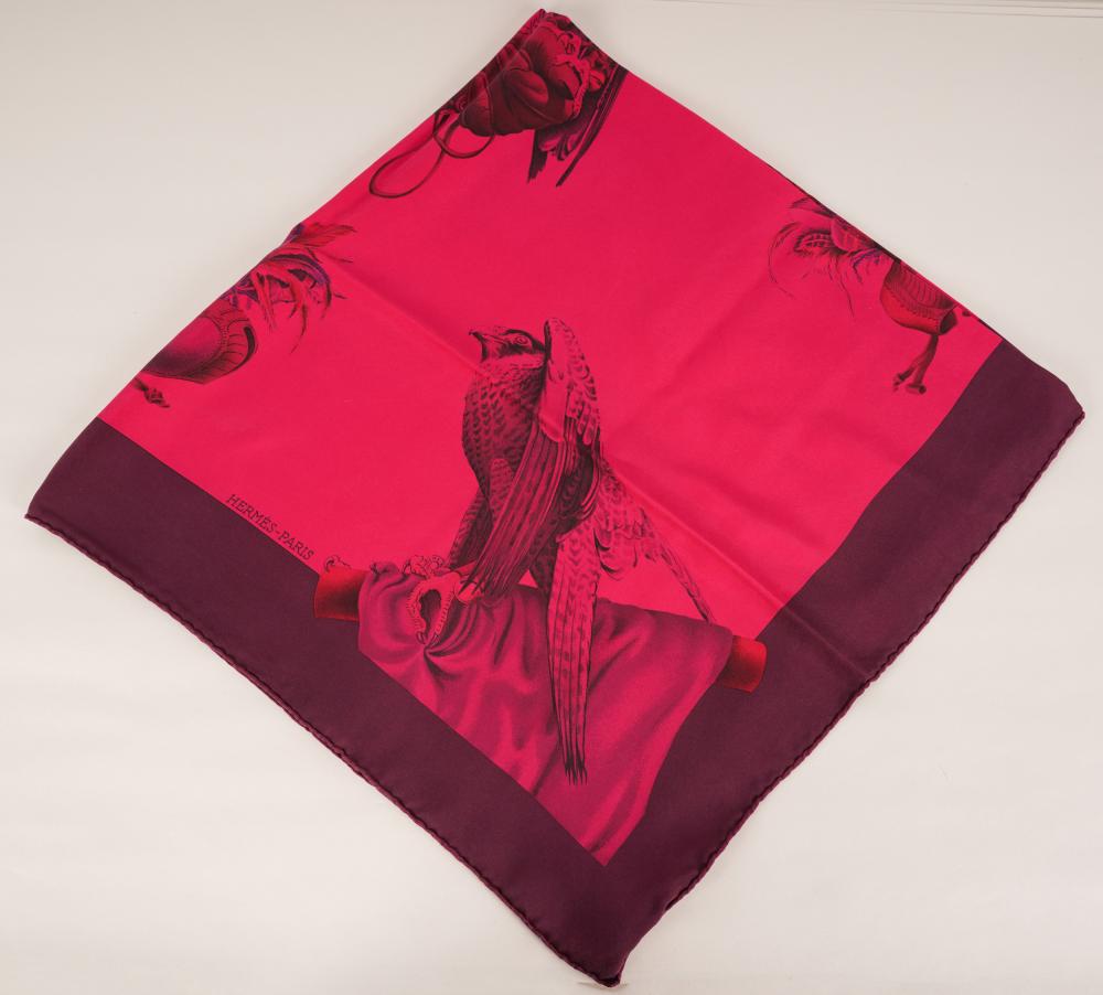 HERMES SCARFCHASSE A VOL 33 1/2 x