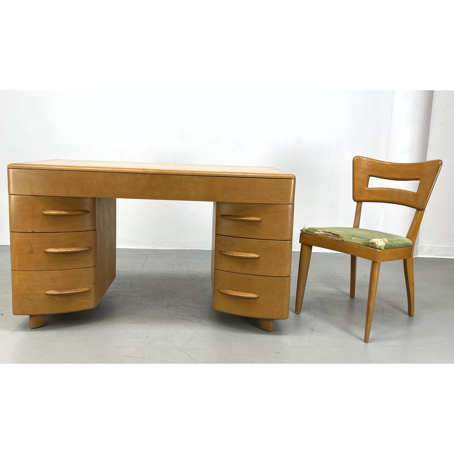 HEYWOOD WAKEFIELD Double Pedestal