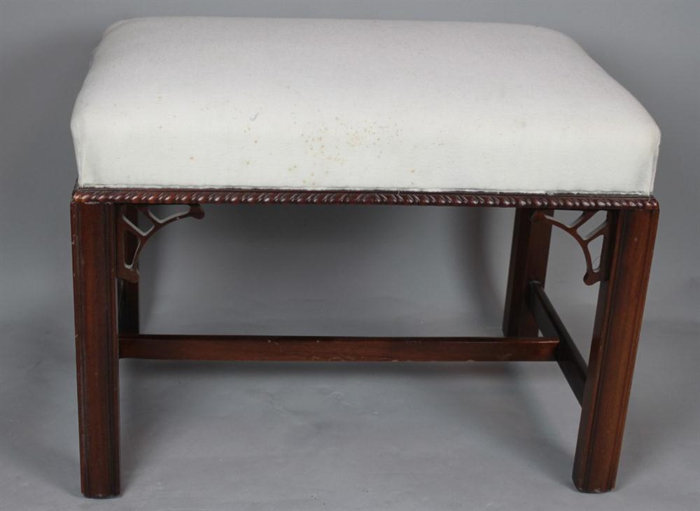 HICKORY CHAIR CHIPPENDALE STYLE