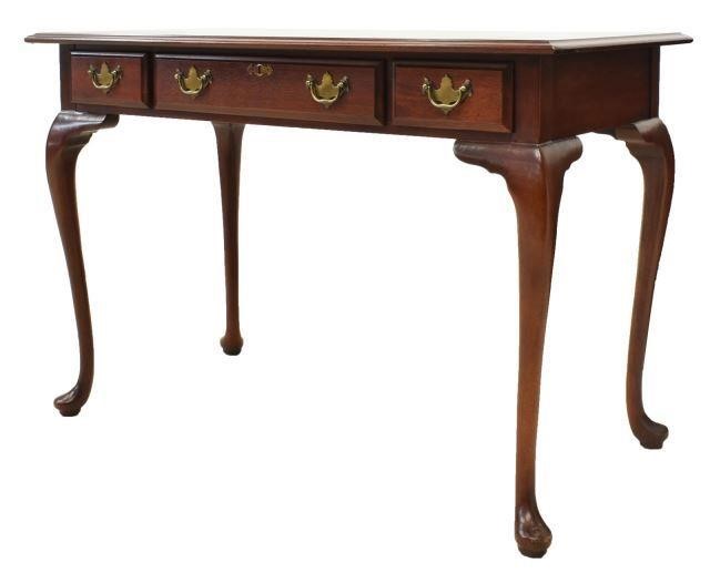 HICKORY QUEEN ANNE STYLE MAHOGANY