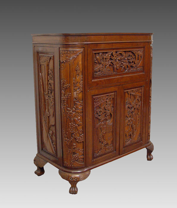 HIGHLY DETAILED CHINESE CARVED TEAK