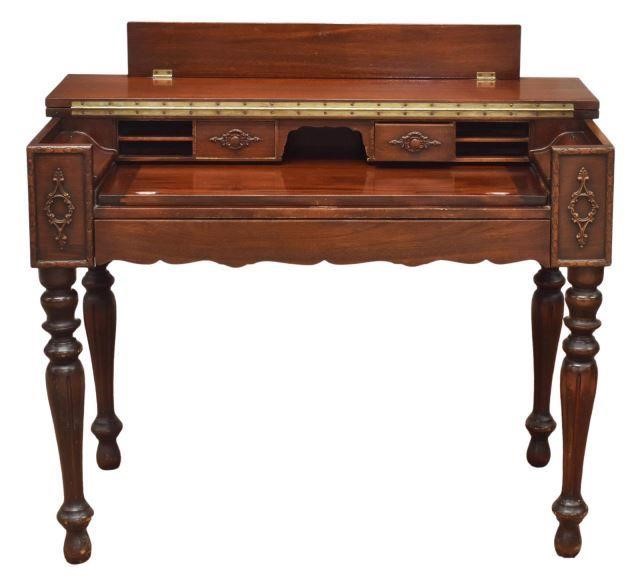 HINGED-TOP MAHOGANY SPINET