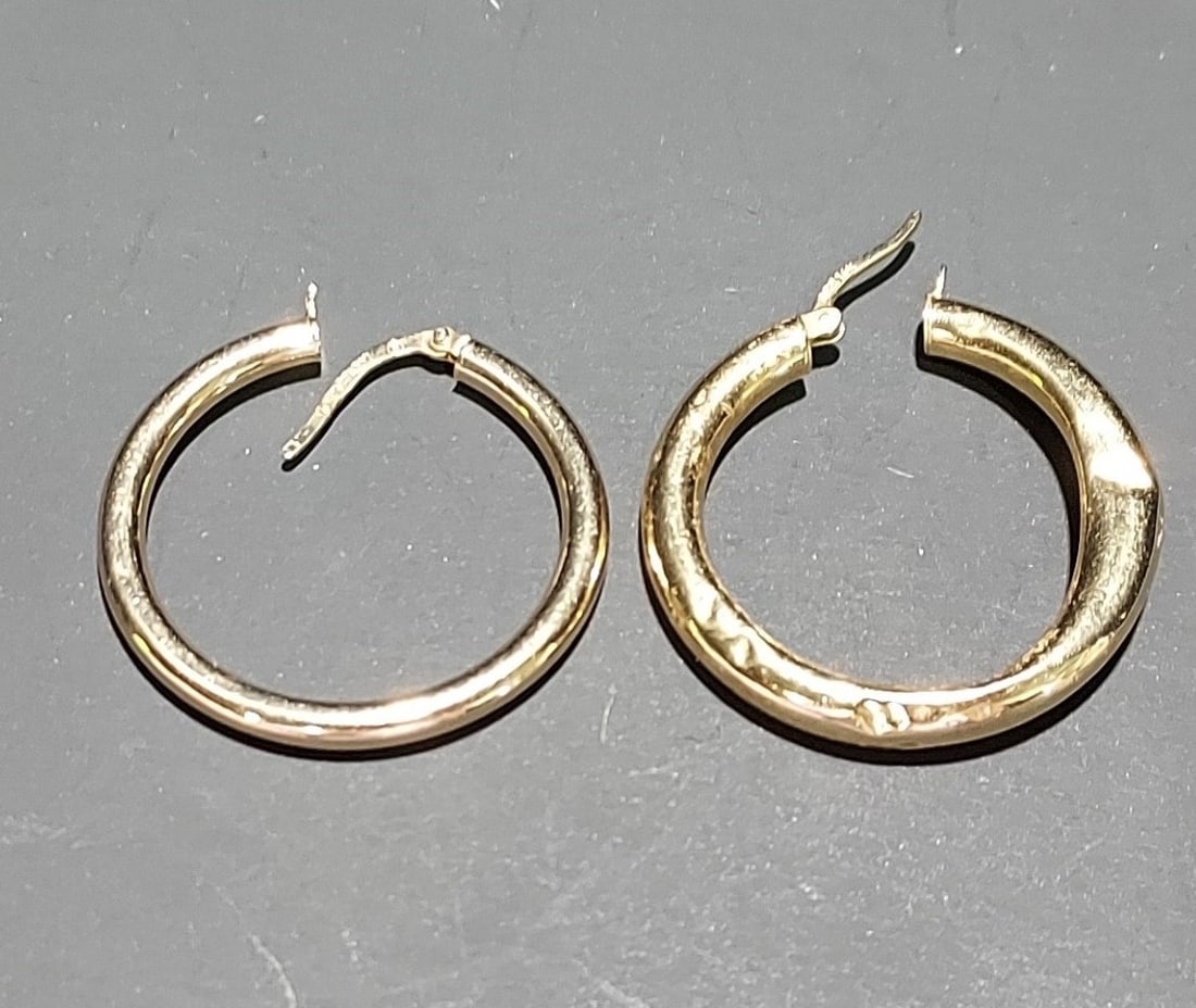 HJ231 PAIR MISMATCHED GOLD