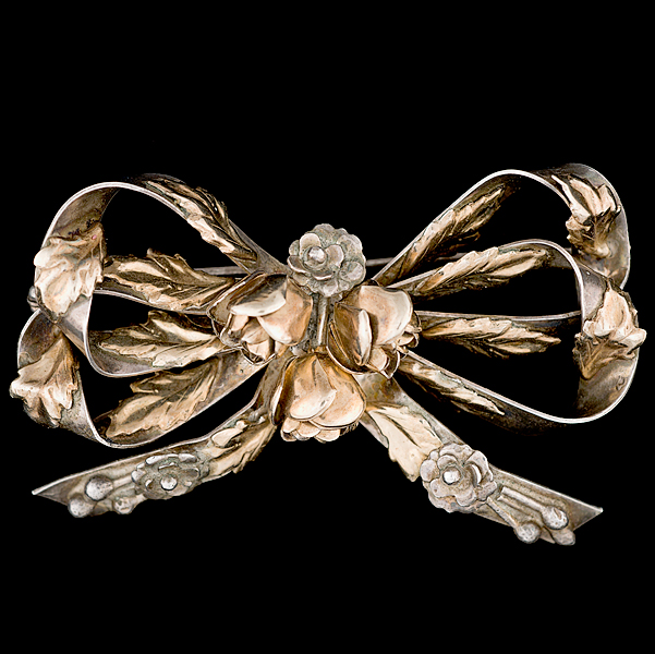 Hobe Brooch A vintage Hobe
