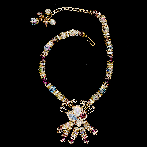 Hobe Necklace A Hobe necklace