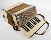 HOHNER ACCORDIONEarly to mid 2