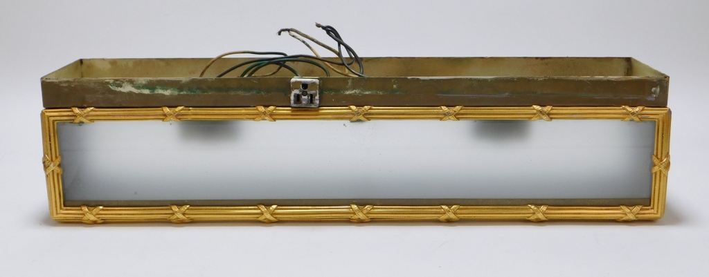 HOLLYWOOD REGENCY BATHROOM BOX