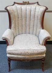 HOLLYWOOD REGENCY CARVED MAHOG