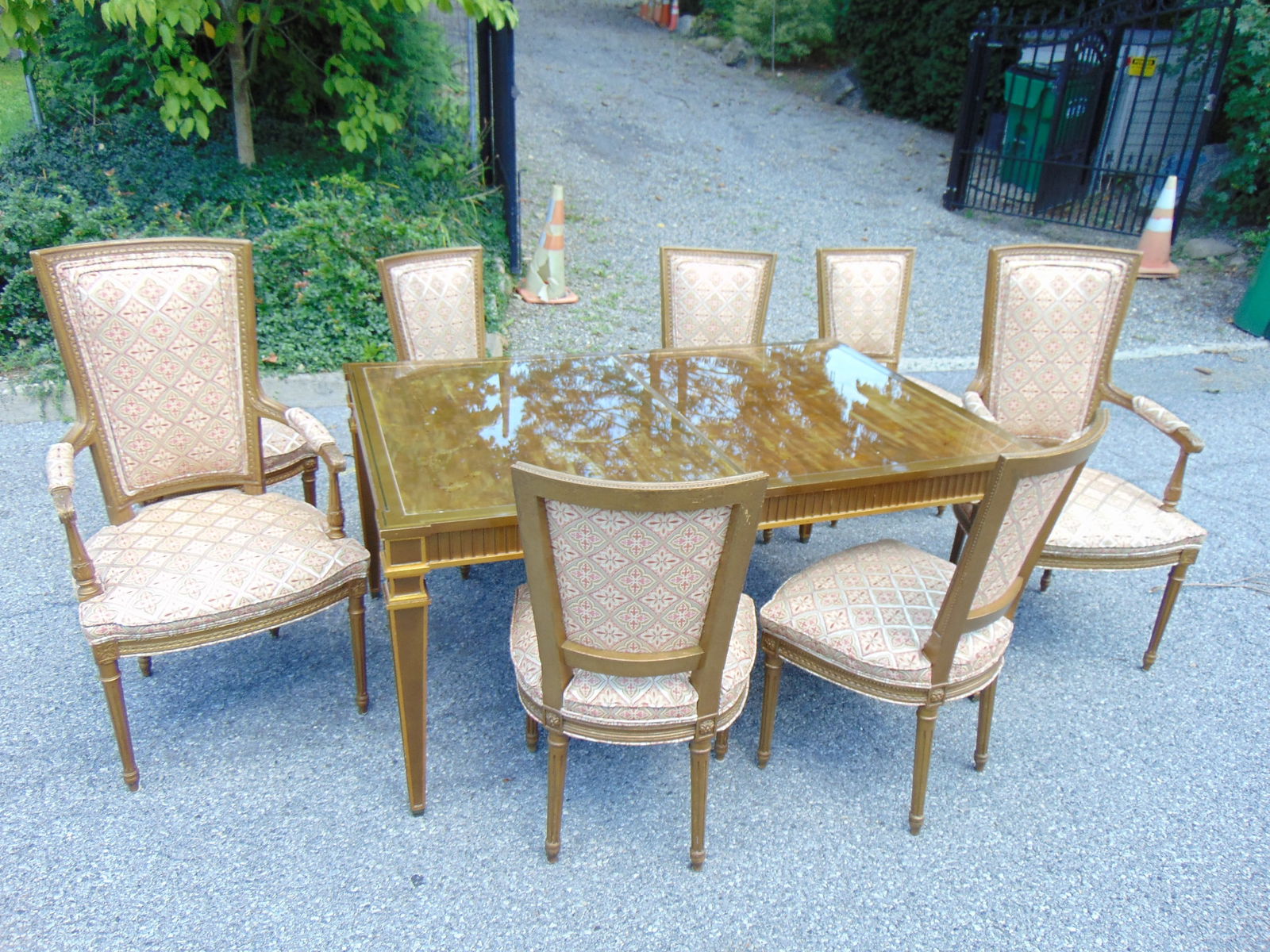HOLLYWOOD REGENCY DINING TABLE,