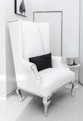 HOLLYWOOD REGENCY WHITE WINGBA