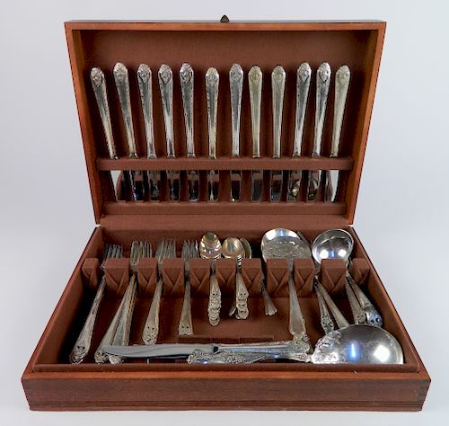 HOLMES AND EDWARD SILVER PLATE