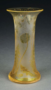 HONESDALE CAMEO VASE W/ THISTL