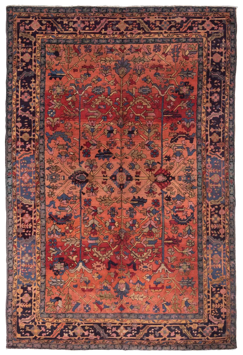 HOOKED RUG IN SERAPI DESIGN: