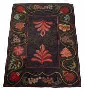 HOOKED RUG WITH GRAPE CLUSTERS