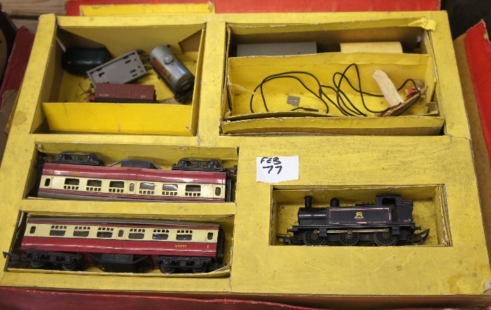Hornby Triane Train Set