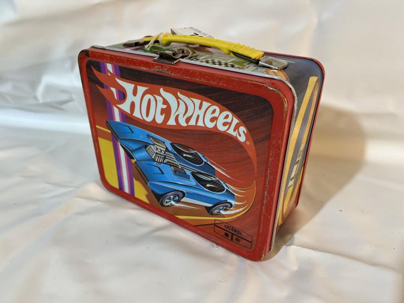HOT WHEELS METAL LUNCHBOX BY
