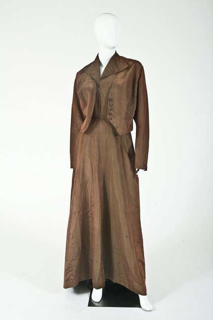 HOUSE OF WORTH BROWN TAFFETA