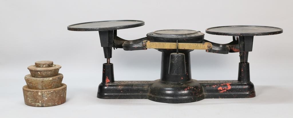 HOWE SCALE CO. CAST IRON BALANCE