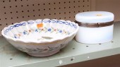Hubaudiere Quimper faience bow