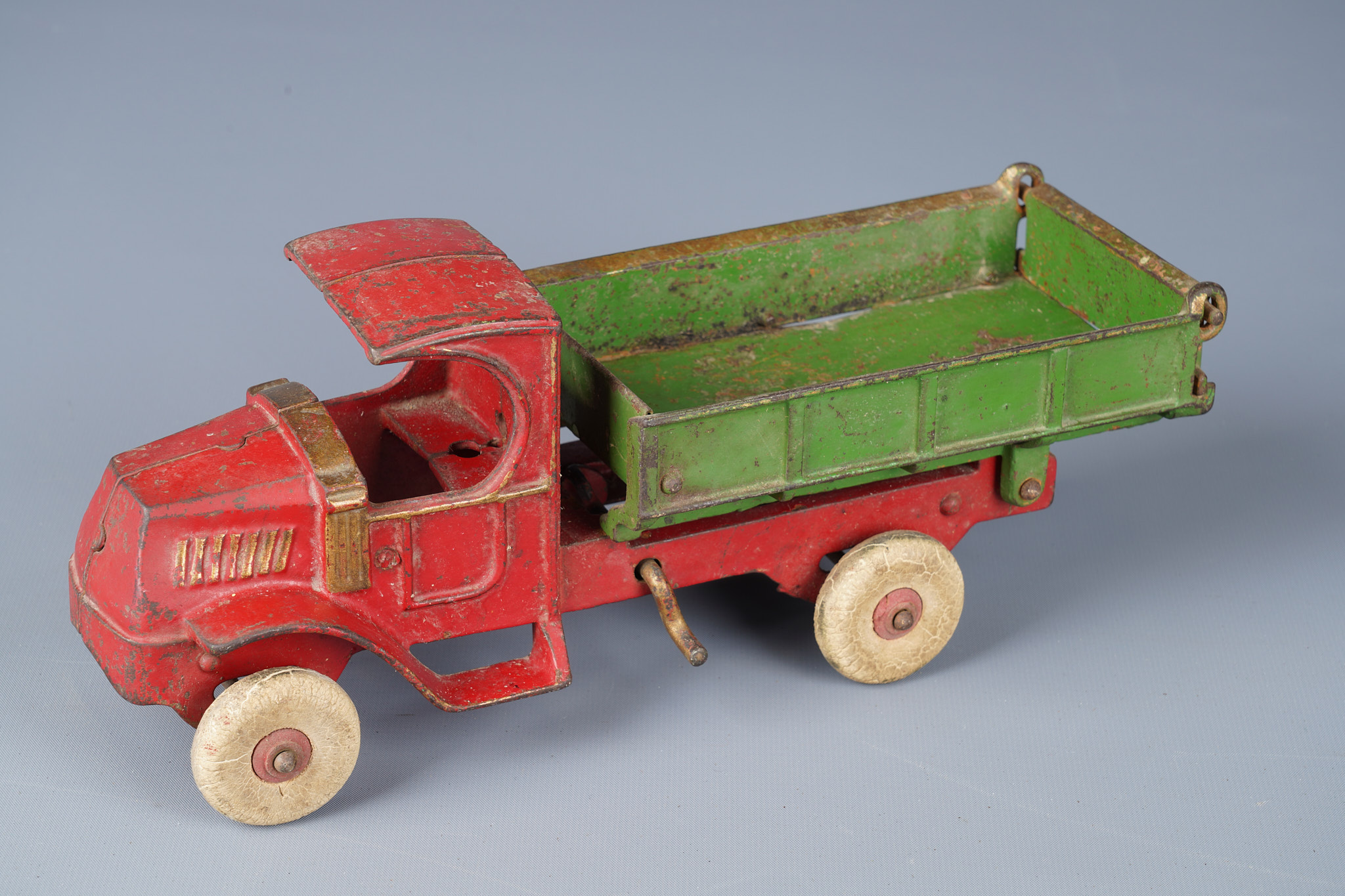 Hubley Cast Iron Dump Truck,