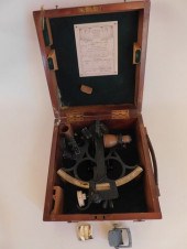 HUGHES CASED SEXTANTAntique En