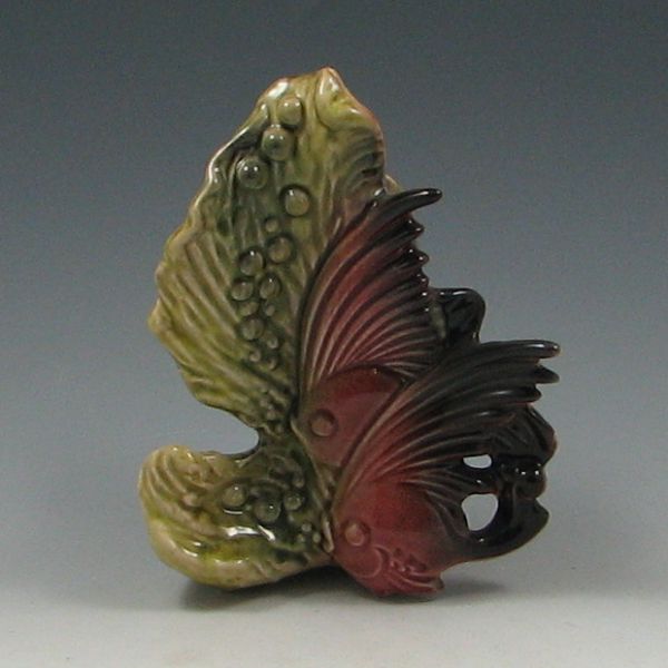 Hull Ebb Tide E-2 fish vase.