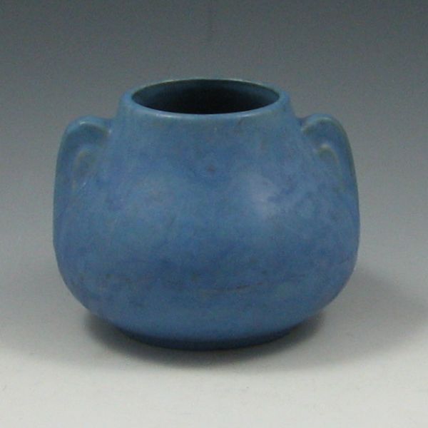 Hull or Burley Winter vase with