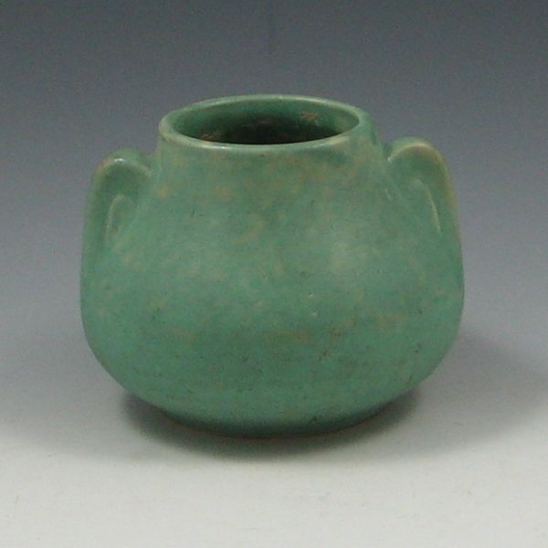 Hull or Burley Winter vase with