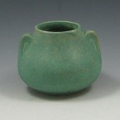 Hull or Burley Winter vase wit