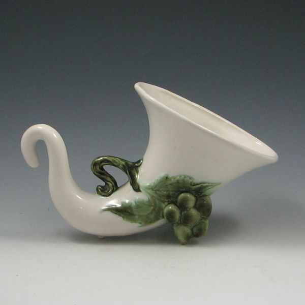 Hull Tokay cornucopia. Marked 10