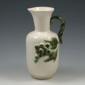 Hull Tokay pitcher. Marked 3 T
