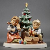 HUMMEL 2263 CHRISTMAS MORNING