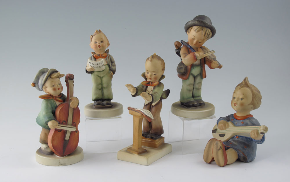 HUMMEL FIGURINES - 5 FULL BEE MARK: