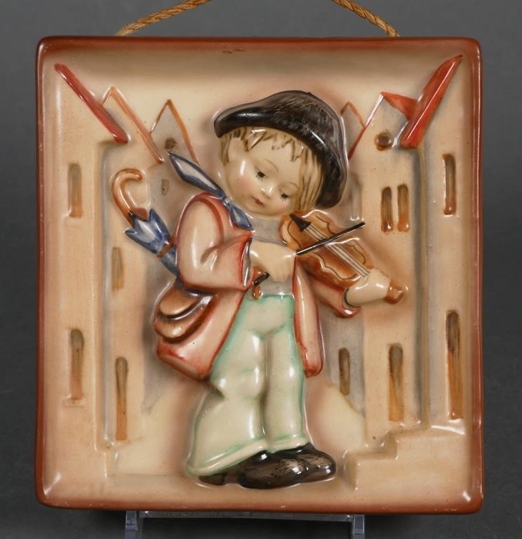 HUMMEL LITTLE FIDDLER WALL PLAQUE