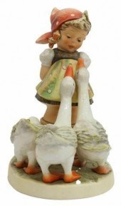 HUMMEL PORCELAIN GOOSE GIRL 47