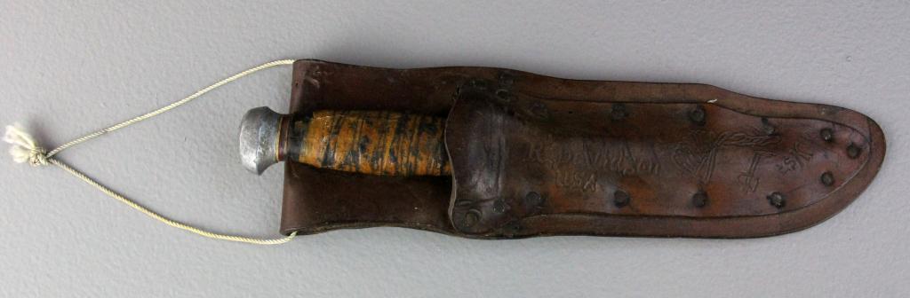 Hunting Knife in Leather Sheath -