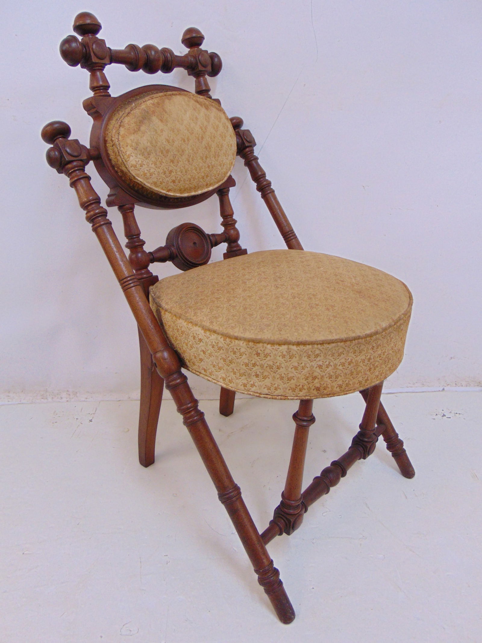 HUNZINGER WALNUT SIDE CHAIR WITH