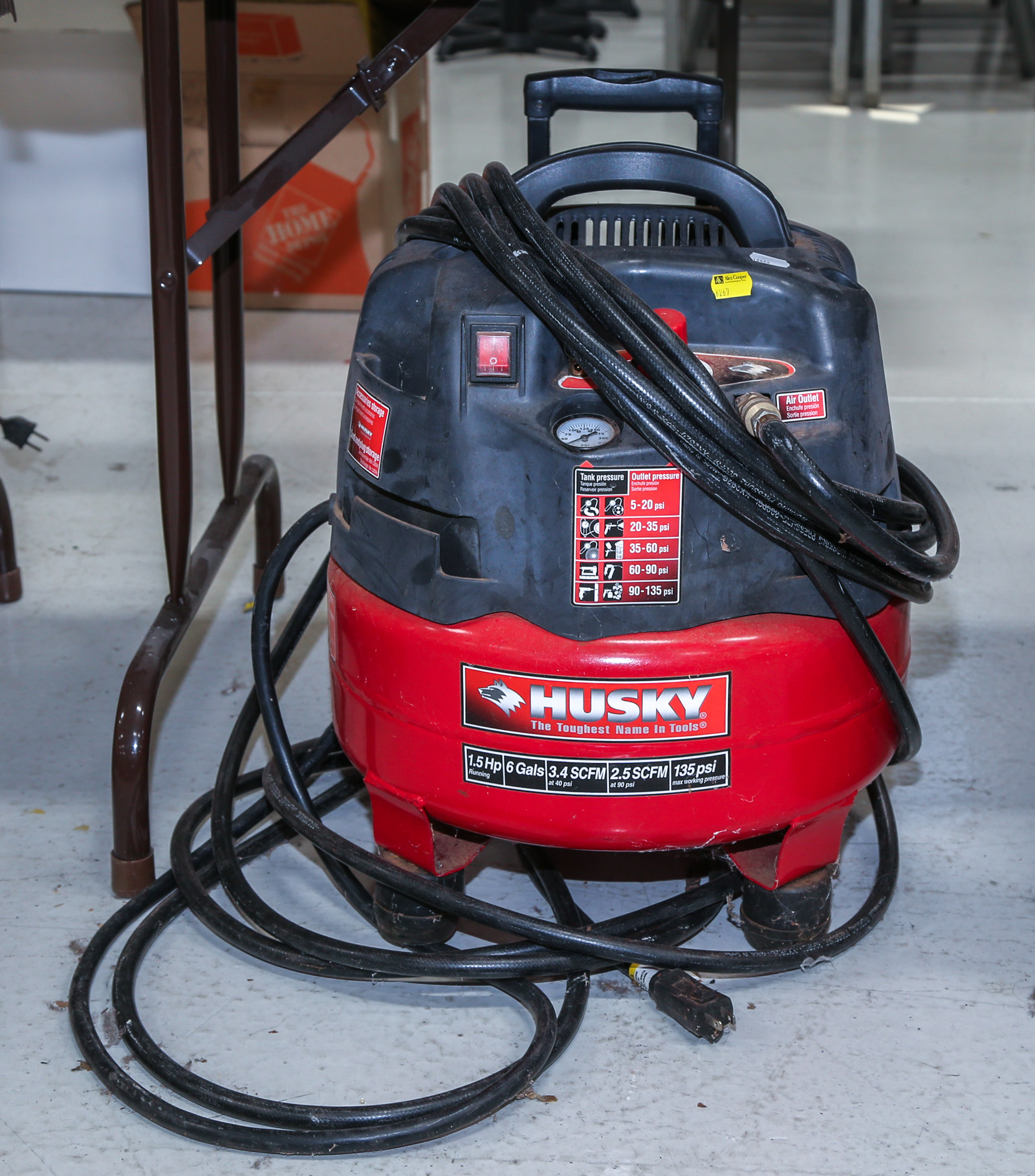 HUSKY 1 1/2 HORSE POWER AIR