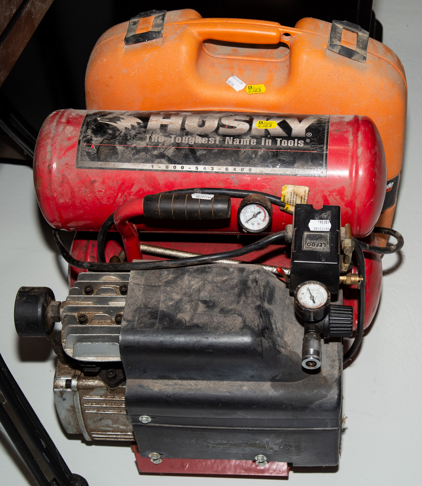 HUSKY 2-TANK AIR COMPRESSOR