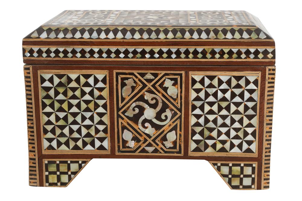IBERIAN STYLE INLAID BOXwith a