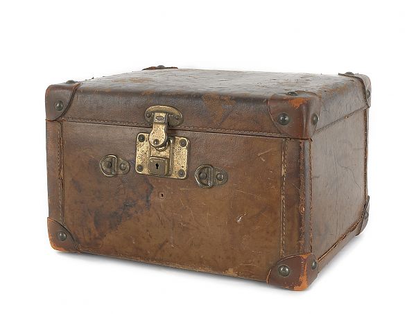 Ibex hat box with a Dunlop & Co.