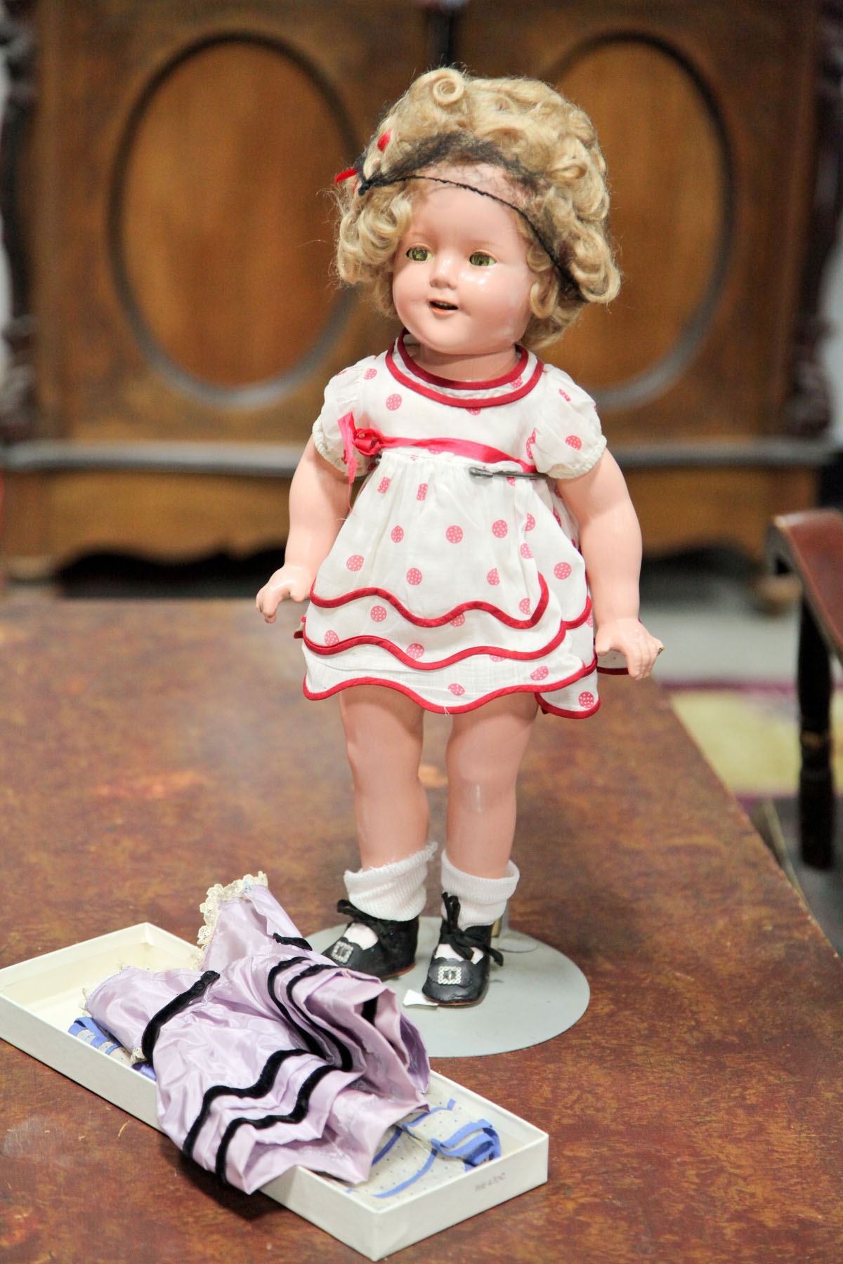 IDEAL SHIRLEY TEMPLE DOLL. 