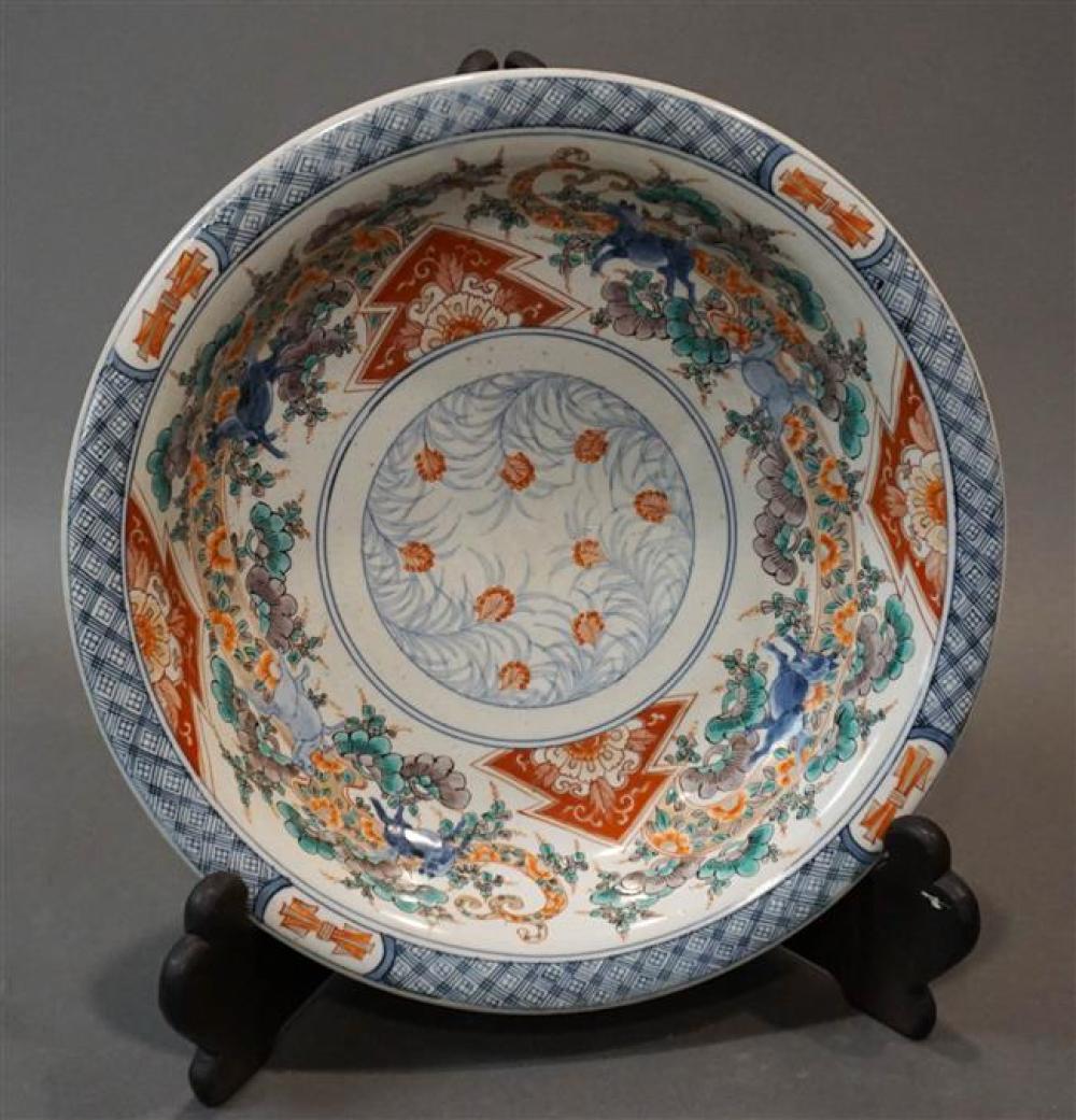 IMARI BOWL ON STANDImari Bowl on