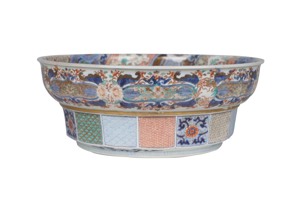 IMARI PORCELAIN BOWLunsigned 12