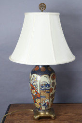 IMARI STYLE JAPANESE VASE LAMP