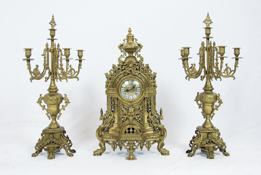 IMPERIAL 3 PIECE BRASS GARNITURE