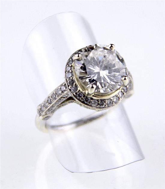 Impressive 4-carat diamond ring