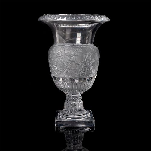 IMPRESSIVE LALIQUE CRYSTAL